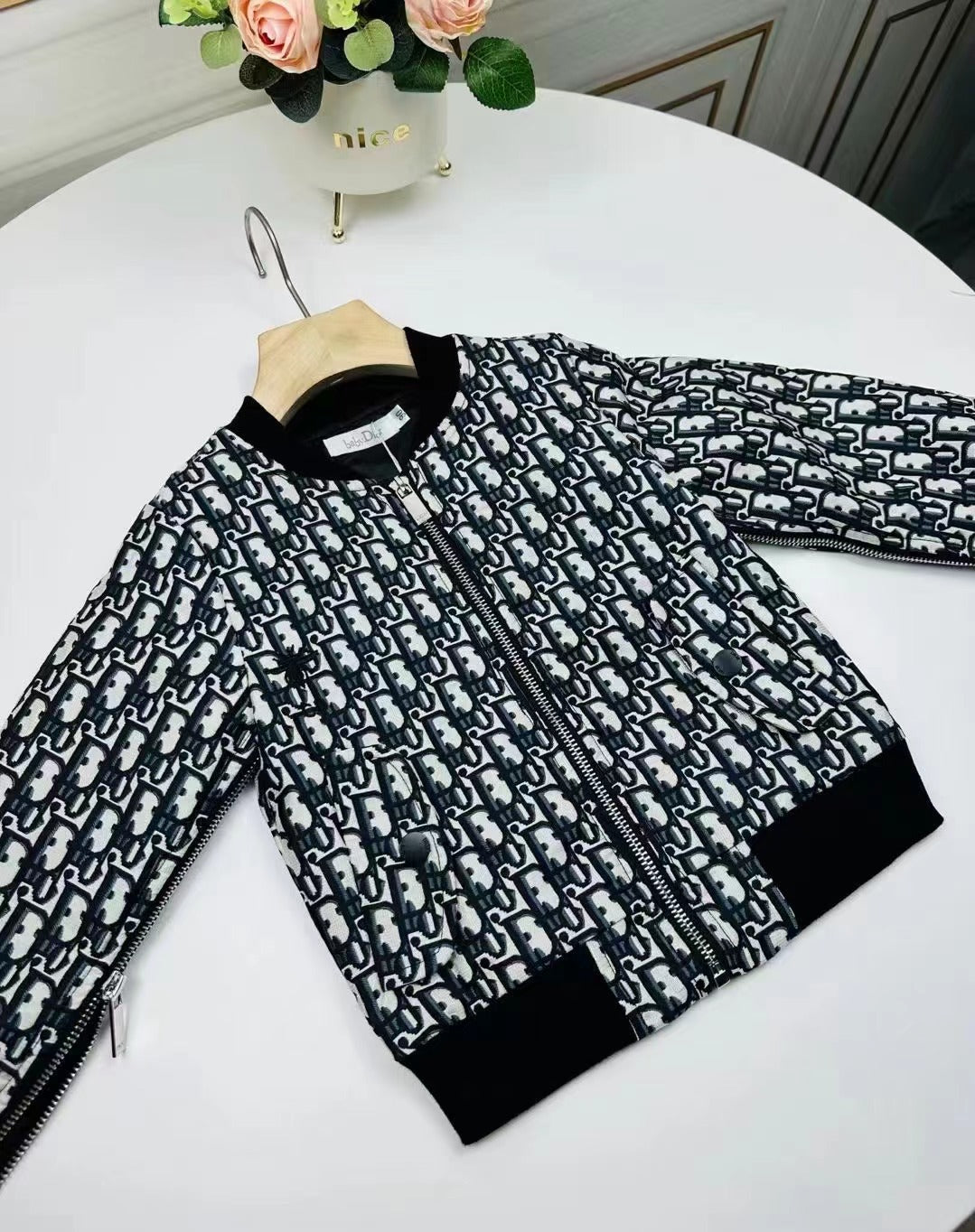 【美品】Dior  キッズ　ジャケット　3歳 image_1b2e2cf5-fc50-46e5-a969-